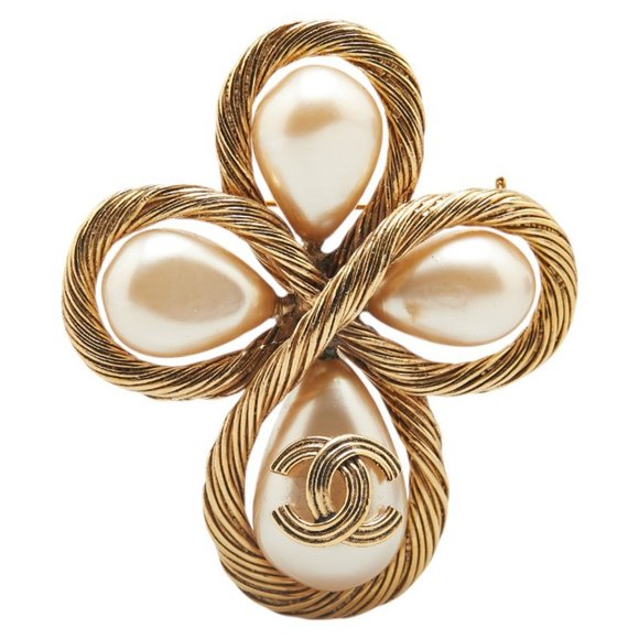 CHANEL Gold Pearl Logo Brooch - Picture 1 of 4